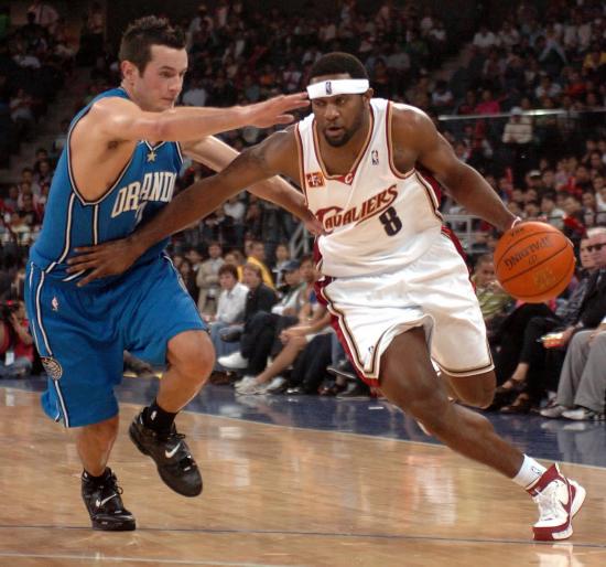 曼联拿下了 曼联拿下了