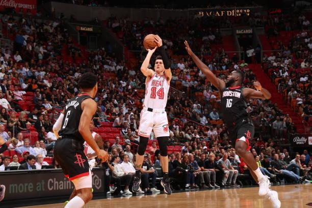 成多场季前 成多场季前